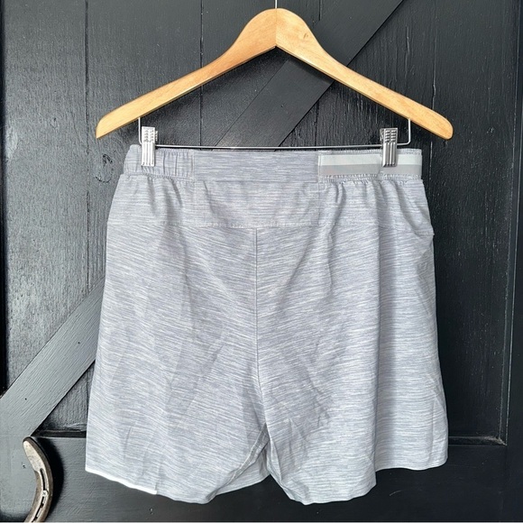 Lululemon Surge Athletic Run Short 6" / Heather Allover Sea Salt Light Cast Sz L - Picture 8 of 11